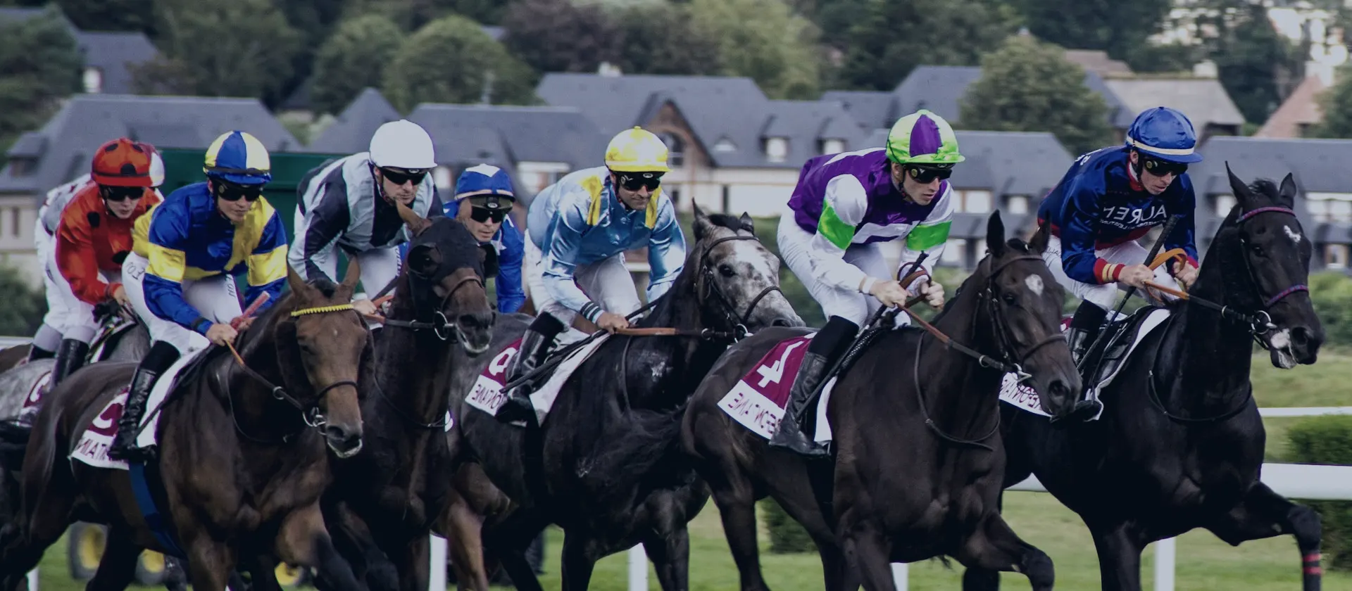Racehorses and jockeys at full gallop — Royal Ascot betting guide